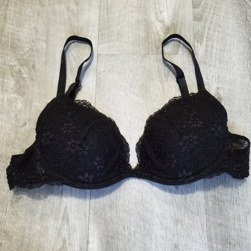 Black lace bra